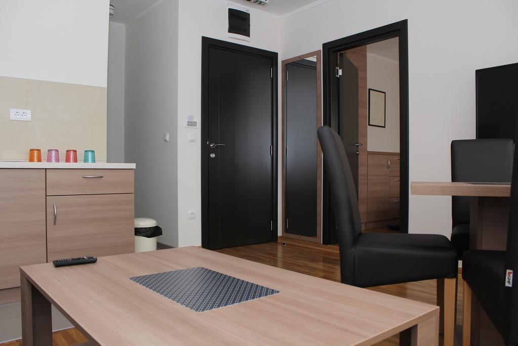Wake Up Apartments And Rooms Белград Экстерьер фото