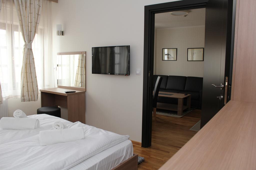 Wake Up Apartments And Rooms Белград Экстерьер фото