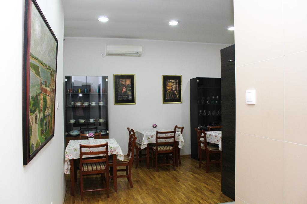 Wake Up Apartments And Rooms Белград Экстерьер фото