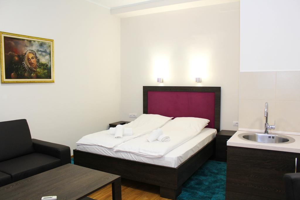 Wake Up Apartments And Rooms Белград Экстерьер фото